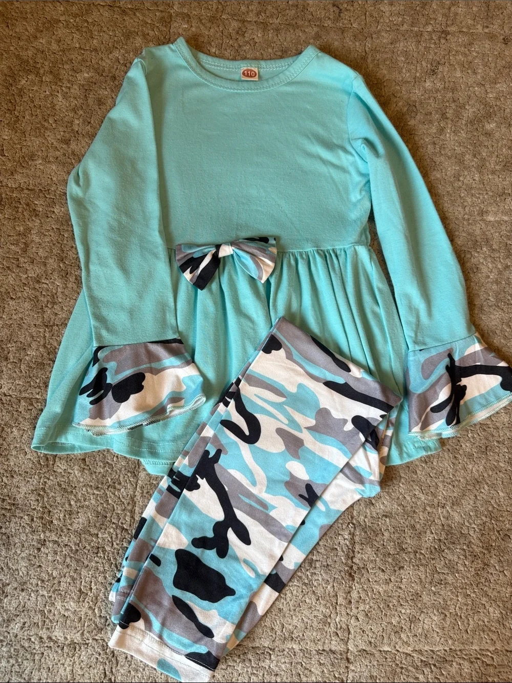 Girls 4T/5T. 2 outfits, 1 dress, 1 long sleeve